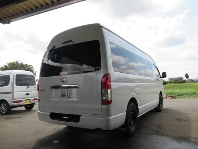 Toyota Hiace Van 2022 — миниатюра 4