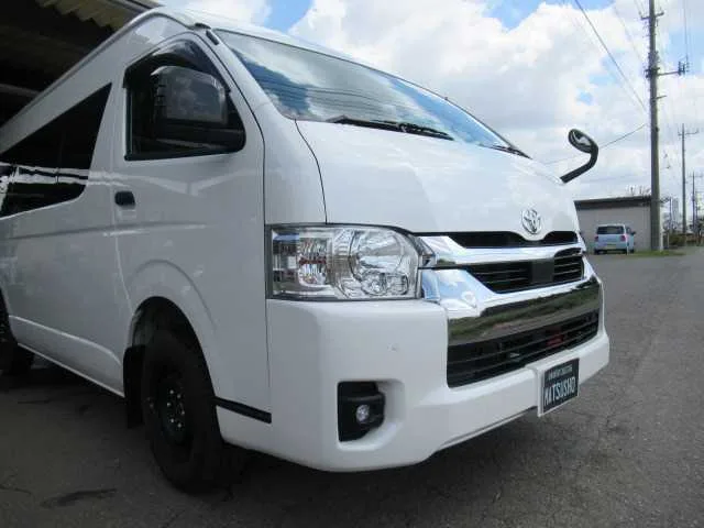 Toyota Hiace Van 2022 — миниатюра 5