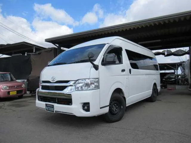 Toyota Hiace Van 2022 — фото 1, купить с доставкой в Москву