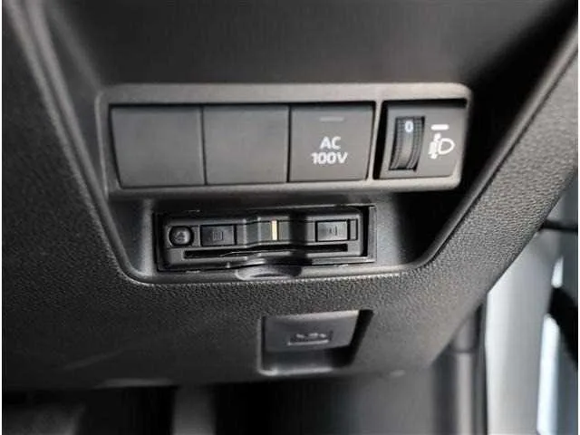Toyota AQUA 2024 — миниатюра 3