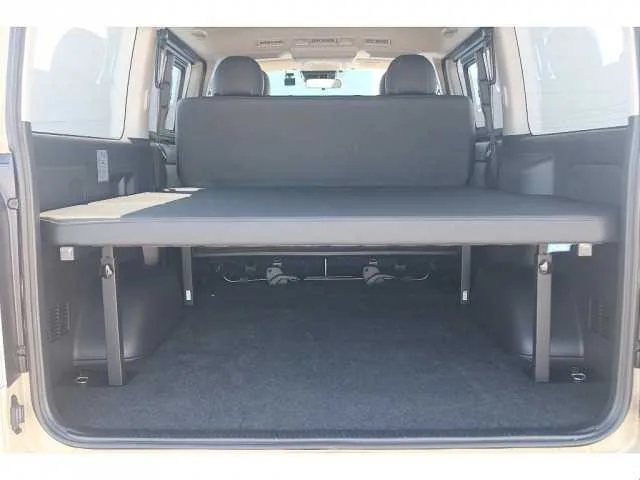 Toyota Hiace Van 2025 — миниатюра 2