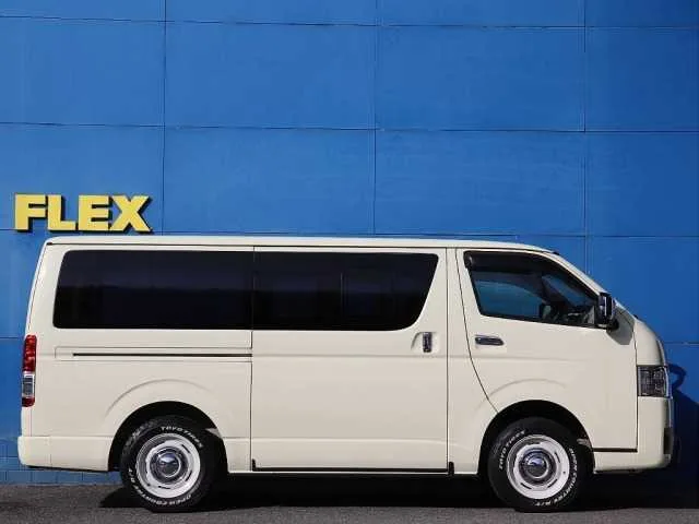 Toyota Hiace Van 2022 — миниатюра 3