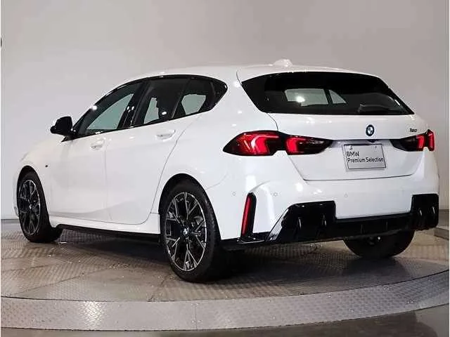 BMW 1 Series 2025 — миниатюра 4