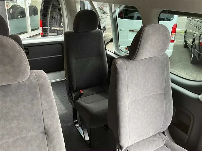Toyota Hiace Wagon 2025 — миниатюра 3