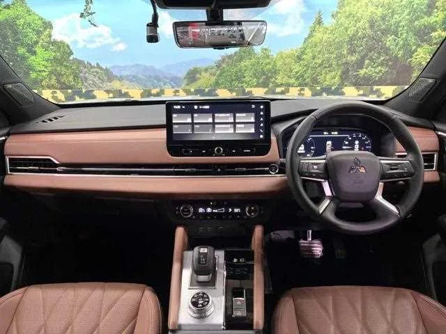 Mitsubishi Outlander 2025 — миниатюра 2