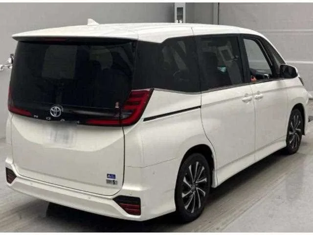 Toyota Noah 2025 — миниатюра 2
