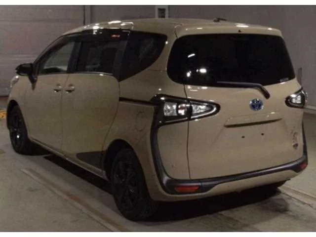 Toyota Sienta 2022 — миниатюра 2