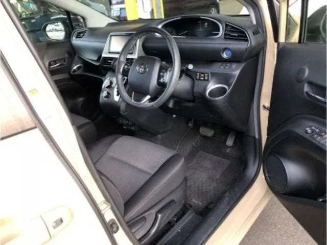 Toyota Sienta 2022 — миниатюра 3