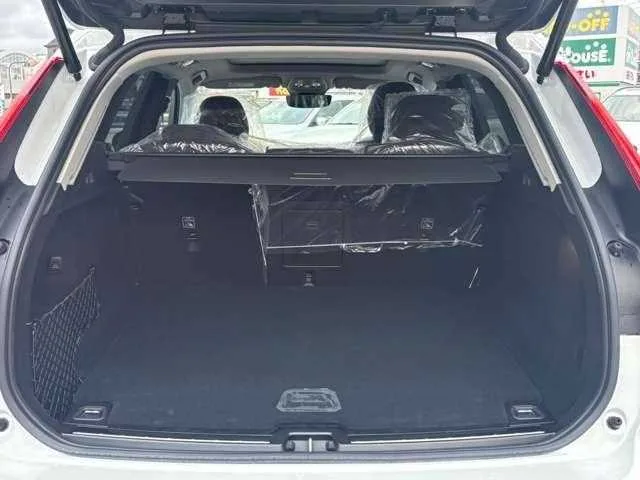 Volvo XC60 2025 — миниатюра 4