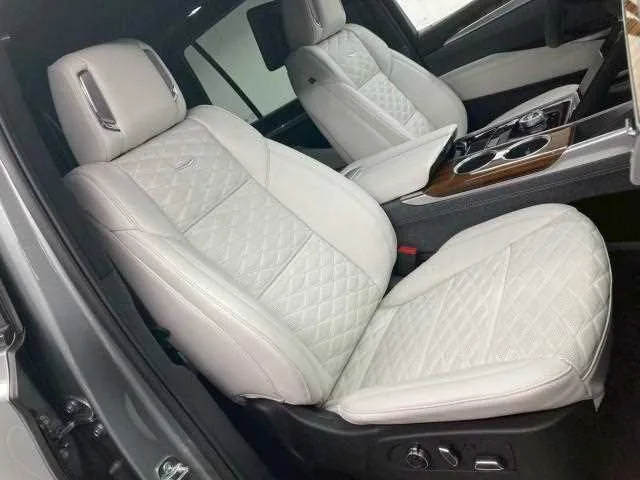Cadillac Escalade 2025 — миниатюра 3