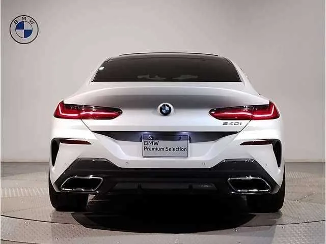 BMW 8 Series 2024 — миниатюра 2