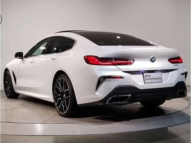 BMW 8 Series 2024 — миниатюра 4