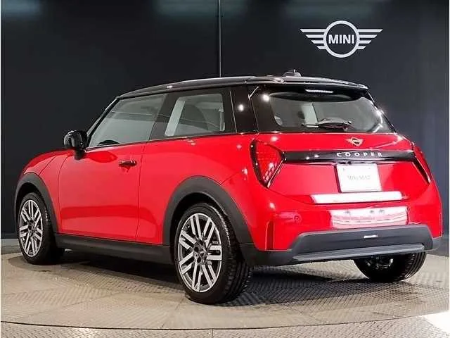 BMW MINI 2024 — миниатюра 2