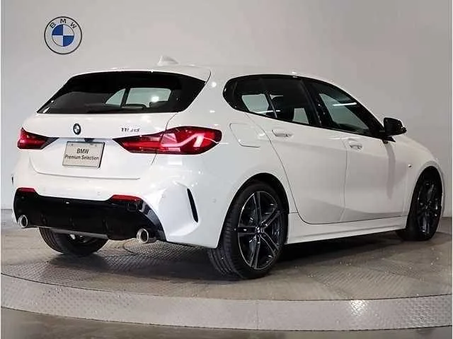BMW 1 Series 2024 — миниатюра 2