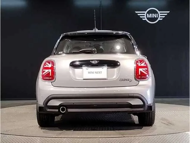BMW MINI 2023 — миниатюра 2