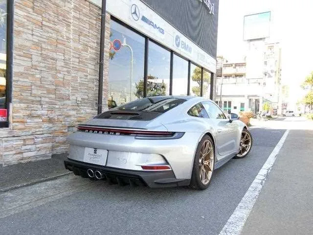 Porsche 911 2022 — миниатюра 2