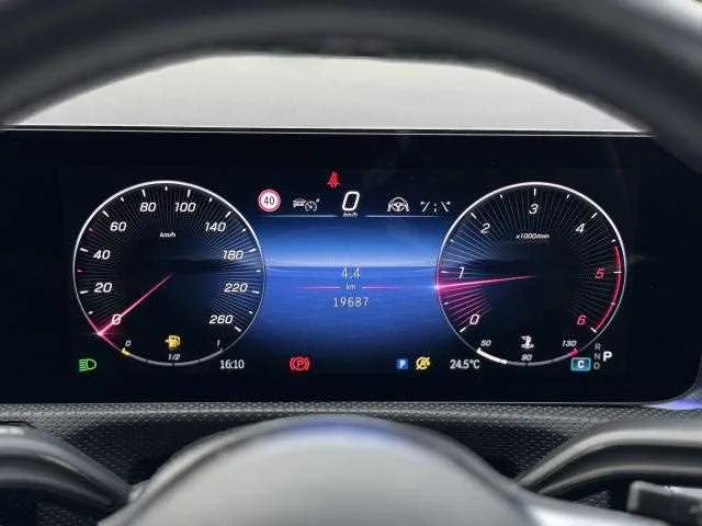 Mercedes-Benz A-Class 2024 — миниатюра 4