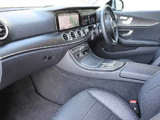 Mercedes-Benz E-Class 2023 — миниатюра 2