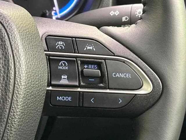 Toyota Voxy 2024 — миниатюра 3
