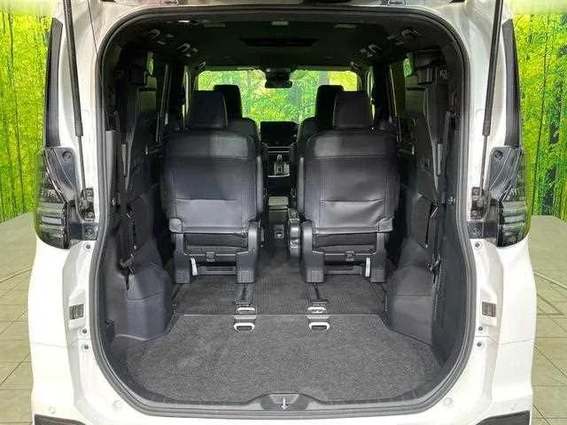 Toyota Voxy 2024 — миниатюра 4