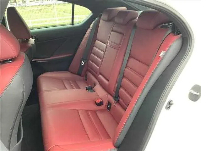 Lexus IS IS300h Version L 2023 — миниатюра 3