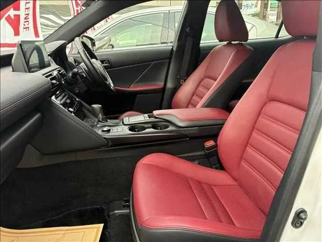 Lexus IS IS300h Version L 2023 — миниатюра 5