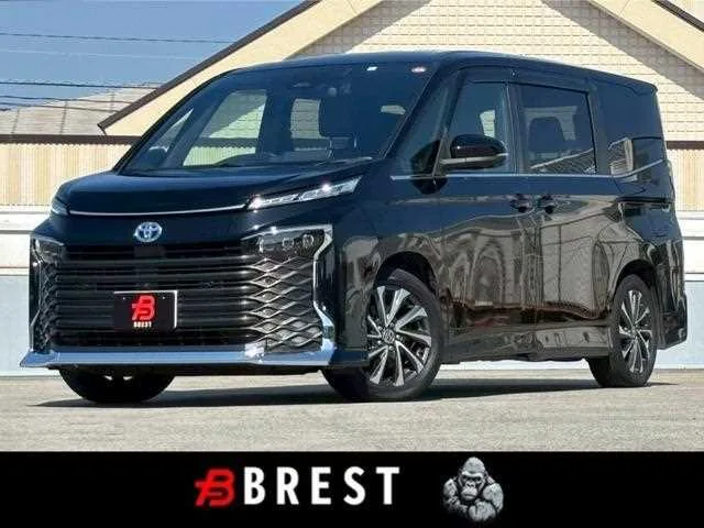 Toyota Voxy 2023 — фото 1, купить с доставкой в Москву
