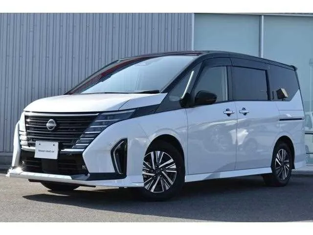 Nissan Serena 2026 — фото 1, купить с доставкой в Москву