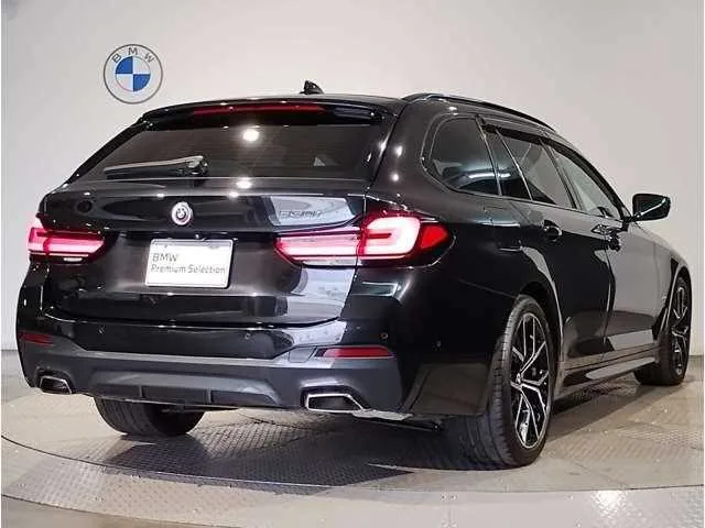 BMW 5 Series 2022 — миниатюра 2