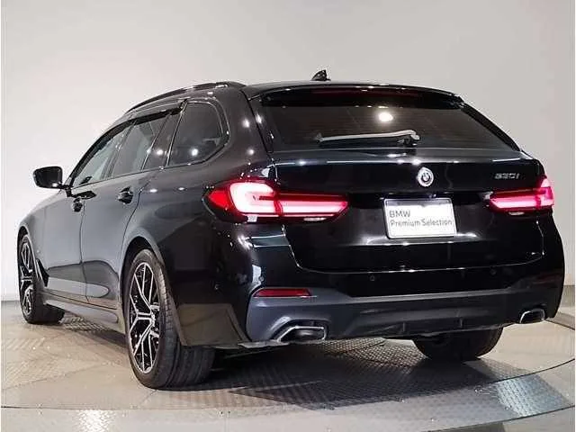 BMW 5 Series 2022 — миниатюра 4