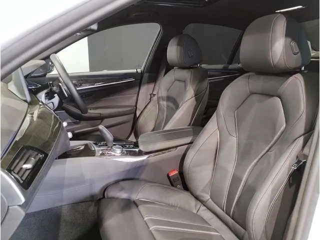 BMW 5 Series 2022 — миниатюра 4