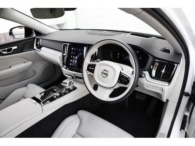Volvo V60 2024 — миниатюра 3