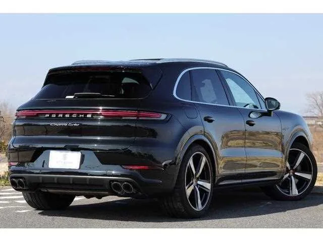 Porsche Cayenne 2024 — миниатюра 3