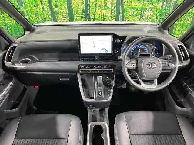 Toyota Noah 2023 — миниатюра 2