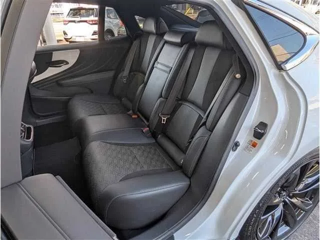 Lexus LS LS500 FSportNaviSR 2022 — миниатюра 4