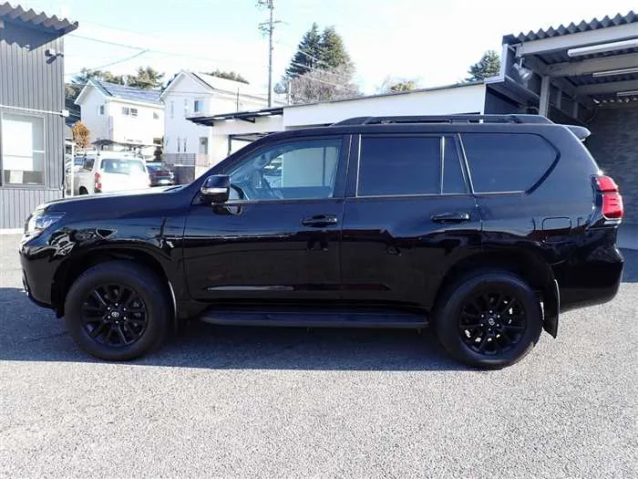 Toyota Land Cruiser Prado TX-L Matte Black Edition 2022 — миниатюра 2