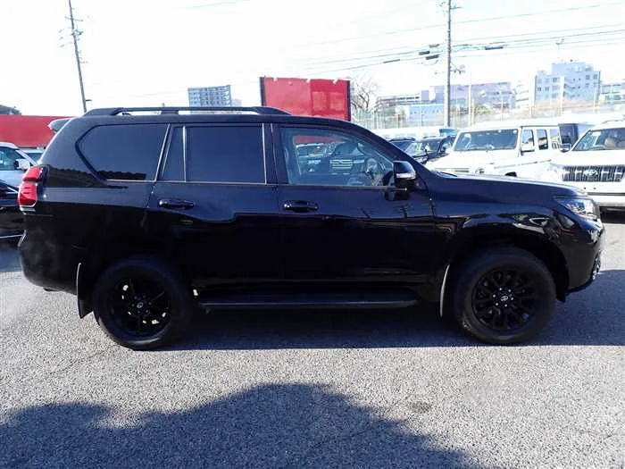 Toyota Land Cruiser Prado TX-L Matte Black Edition 2022 — миниатюра 3
