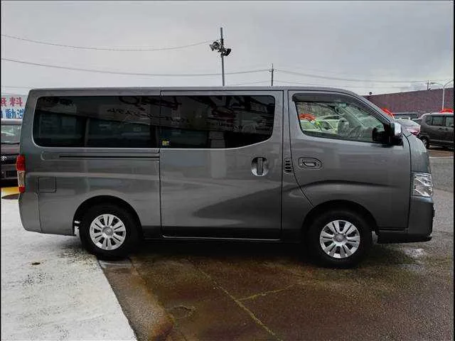 Nissan Caravan Premium GX 4WD 2023 — миниатюра 5