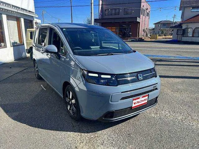 Honda Freed e:HEV AIR EX 2025 — миниатюра 3