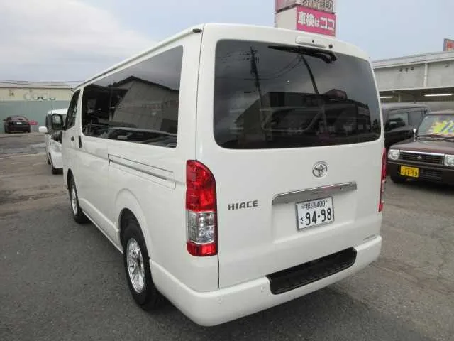 Toyota Hiace Van 2025 — миниатюра 2