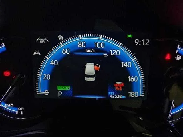 Toyota Voxy 2023 — миниатюра 3