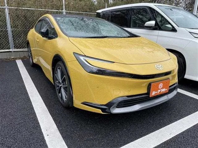 Toyota Prius 2024 — фото 1, купить с доставкой в Москву