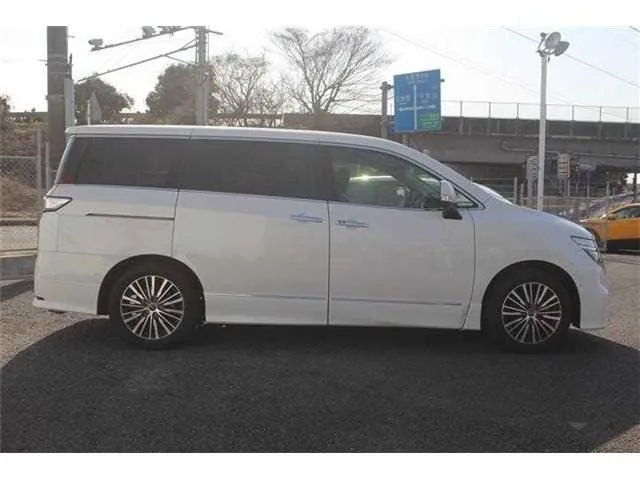 Nissan Elgrand 2024 — миниатюра 4