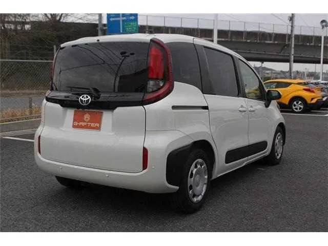 Toyota Sienta 2023 — миниатюра 3