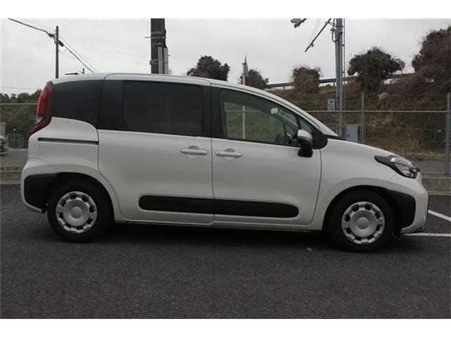 Toyota Sienta 2023 — миниатюра 5