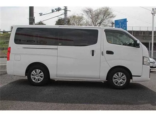 Nissan Caravan Van 2022 — миниатюра 4