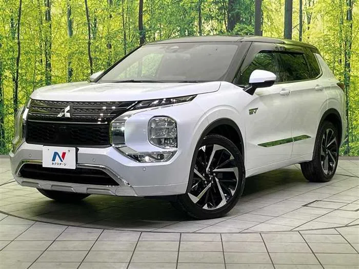Mitsubishi OUTLANDER PHEV 2022 — фото 1, купить с доставкой в Москву