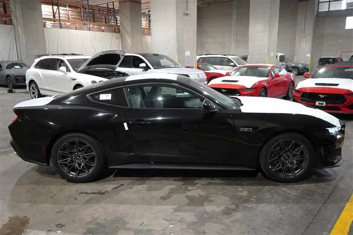 Ford Mustang BRAND NEW MUSTANG 5.0 GT 2026 — миниатюра 3