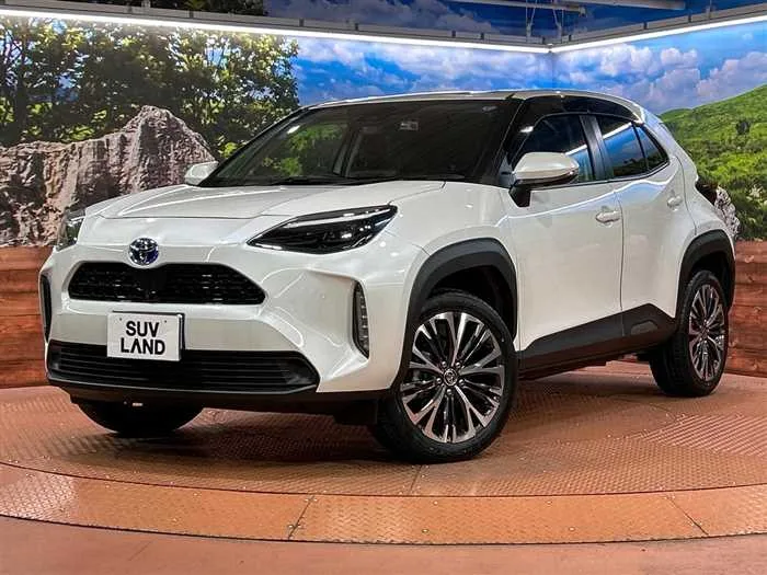 Toyota Yaris Cross 2024 — фото 1, купить с доставкой в Москву