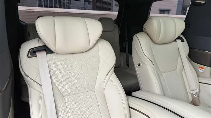 Toyota Alphard E-Four 2024 — миниатюра 3